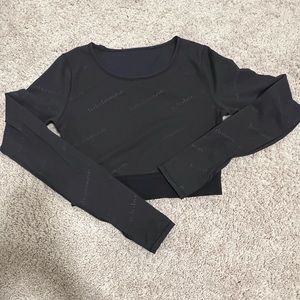 Lululemon black tight cropped long sleeve
